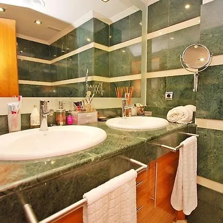 The Beachfront Фуенхірола