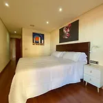 The Beachfront Apartamento